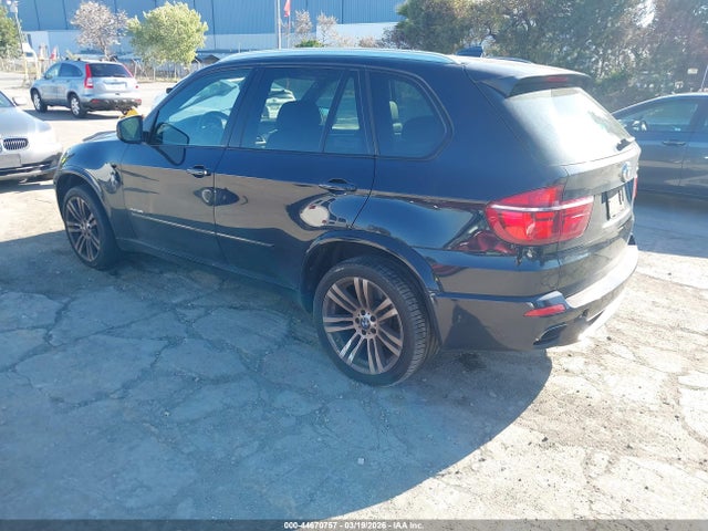 2011 BMW X5 5UXZV8C59BL419415 Photo 2