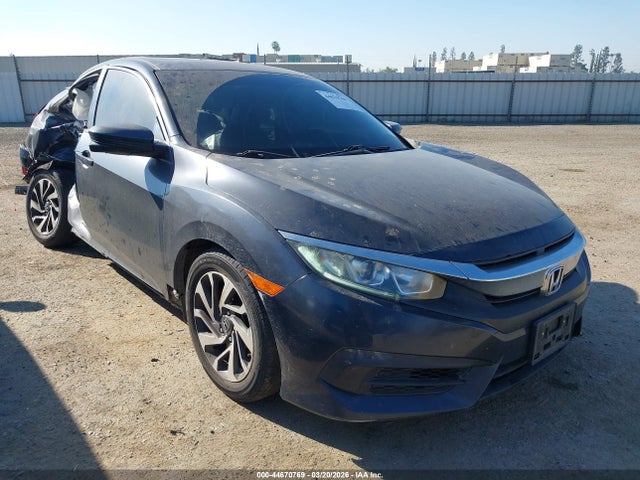 44670769 :رقم المزاد ، 19XFC2F76JE205378 vin ، 2018 Honda Civic Ex مزاد بيع