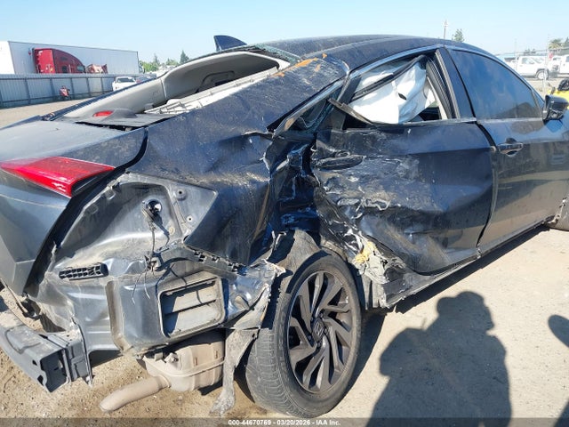 Продаж на аукціоні авто 2018 Honda Civic Ex, vin: 19XFC2F76JE205378, номер лоту: 44670769