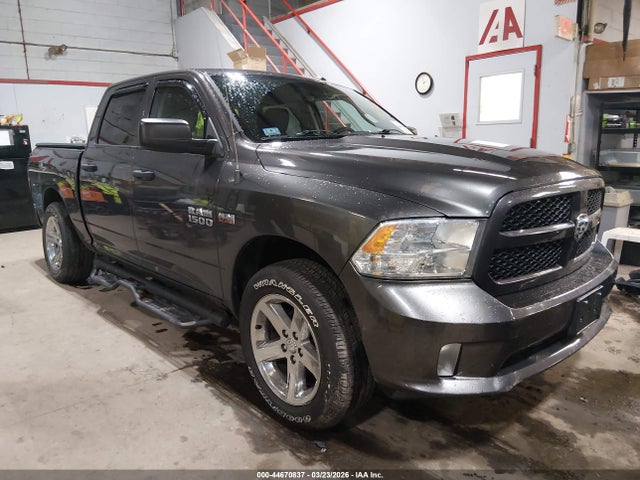 Продаж на аукціоні авто 2017 Ram 1500 Express  4x4 5'7 Box, vin: 3C6RR7KT0HG582483, номер лоту: 44670837