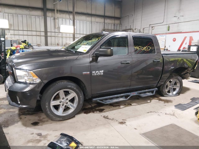 2017 Ram 1500 Express  4x4 5'7 Box მანქანა იყიდება აუქციონზე, vin: 3C6RR7KT0HG582483, აუქციონის ნომერი: 44670837