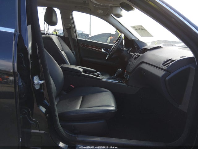 Продажа на аукционе авто 2010 Mercedes-benz C 300 Luxury 4matic/sport 4matic, vin: WDDGF8BB7AR124554, номер лота: 44670859
