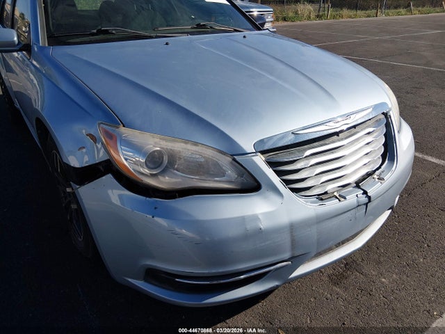 2014 Chrysler 200 Lx მანქანა იყიდება აუქციონზე, vin: 1C3CCBAG5EN103599, აუქციონის ნომერი: 44670868