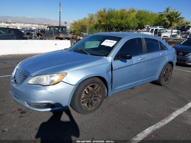 2014 Chrysler 200 Lx მანქანა იყიდება აუქციონზე, vin: 1C3CCBAG5EN103599, აუქციონის ნომერი: 44670868