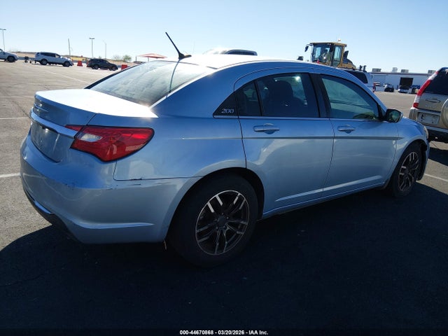 2014 Chrysler 200 Lx მანქანა იყიდება აუქციონზე, vin: 1C3CCBAG5EN103599, აუქციონის ნომერი: 44670868