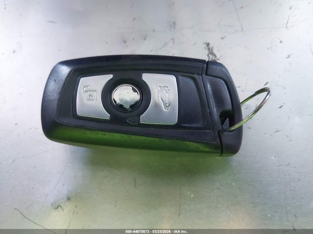 2014 Bmw 320i მანქანა იყიდება აუქციონზე, vin: WBA3B1C52EK134604, აუქციონის ნომერი: 44670873