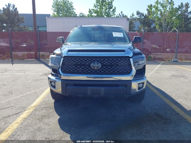 5TFUY5F15JX723813 Toyota Tundra Sr5 5.7l V8