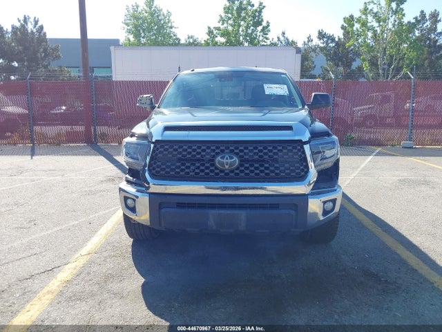 5TFUY5F15JX723813 Toyota Tundra Sr5 5.7l V8