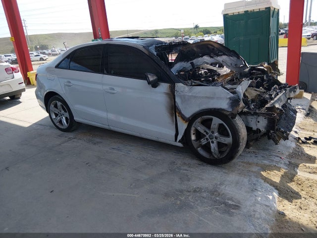 44670982 :رقم المزاد ، WAUB8GFFXH1036058 vin ، 2017 Audi A3 2.0t Premium مزاد بيع