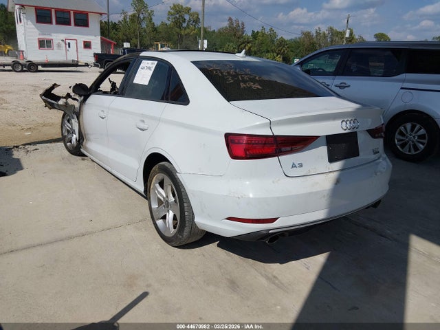 2017 AUDI A3 WAUB8GFFXH1036058 Photo 2