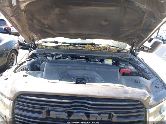 3C6UR5FL4NG229829 RAM 2500 Laramie 4x4 6&#039;4 Box