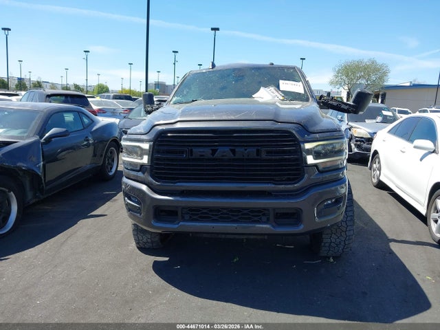 3C6UR5FL4NG229829 RAM 2500 Laramie 4x4 6&#039;4 Box