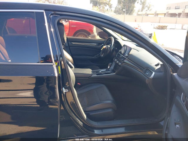 1HGCV1F31JA267912 Honda Accord Sport