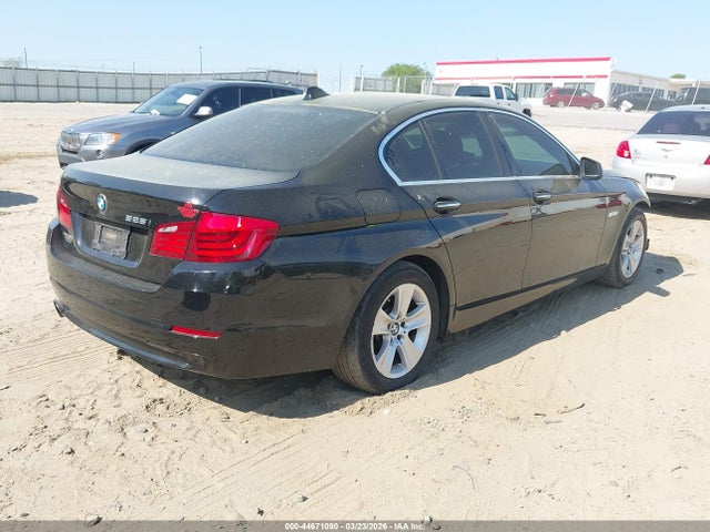 2012 BMW 528I WBAXG5C59CDX05582 Photo 3