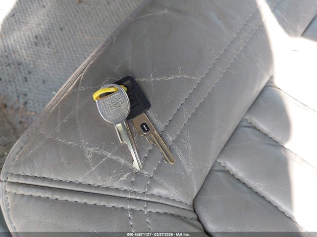 44671121 :رقم المزاد ، 1G4EZ13L4NU403532 vin ، 1992 Buick Riviera مزاد بيع