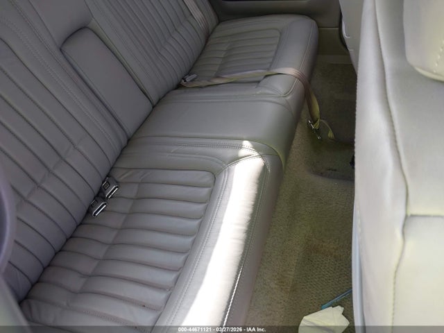 44671121 :رقم المزاد ، 1G4EZ13L4NU403532 vin ، 1992 Buick Riviera مزاد بيع