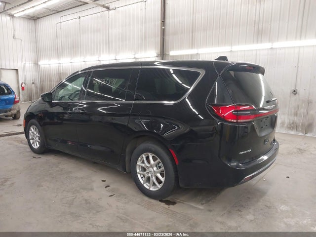 2026 CHRYSLER PACIFICA 2C4RC1BG8TR189554 Photo 2