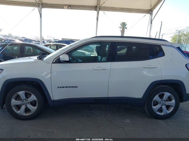 3C4NJCBB6MT549035 Jeep Compass Latitude Fwd
