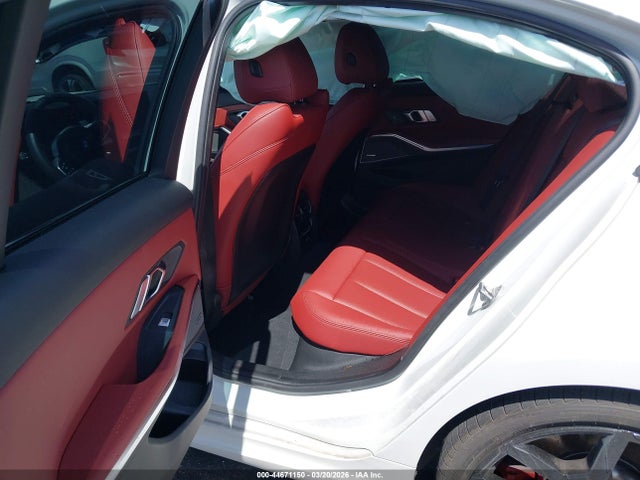 44671150 :رقم المزاد ، 3MW69CW01S8F76937 vin ، 2025 Bmw 330i مزاد بيع