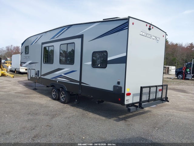 44671169 :رقم المزاد ، 5ZT3CKUBXN0713196 vin ، 2022 Forest River Cherokee Artic Pack مزاد بيع