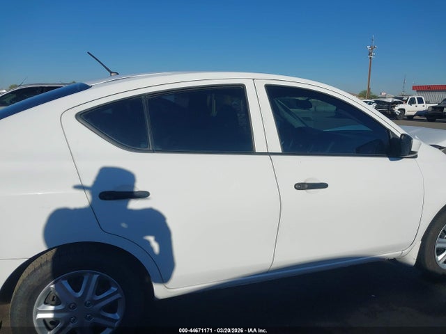 3N1CN7AP3KL873558 Nissan Versa 1.6 S+