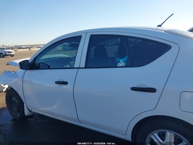 3N1CN7AP3KL873558 Nissan Versa 1.6 S+