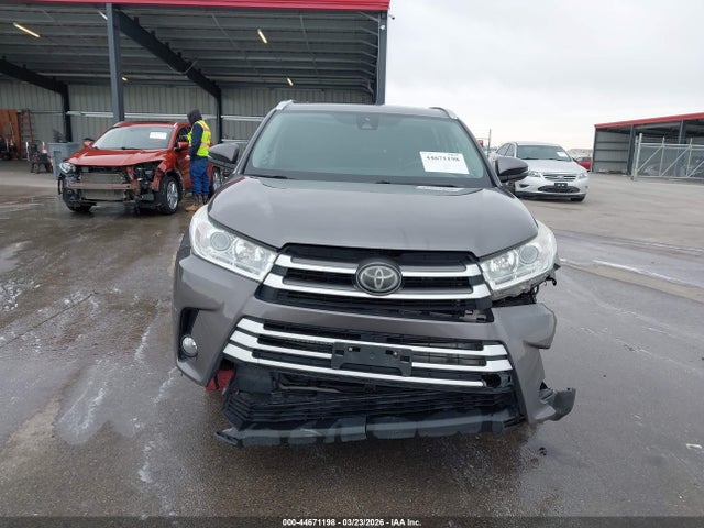 5TDJZRFH6JS876730 Toyota Highlander Xle