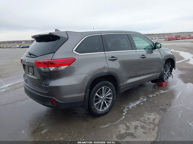 5TDJZRFH6JS876730 Toyota Highlander Xle