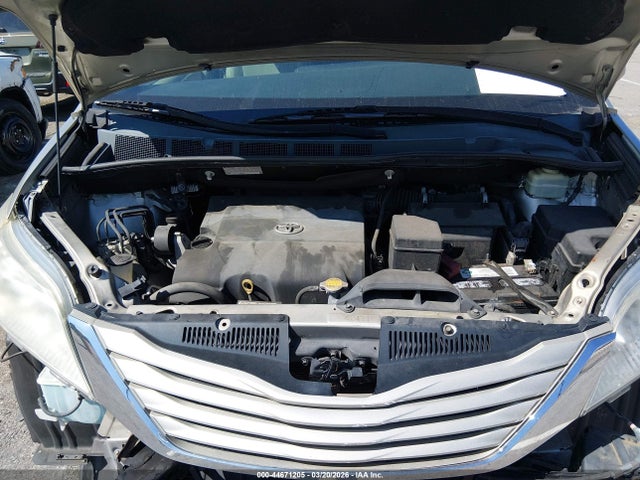 5TDKK3DC6GS701979 Toyota Sienna Le 8 Passenger