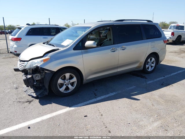 5TDKK3DC6GS701979 Toyota Sienna Le 8 Passenger