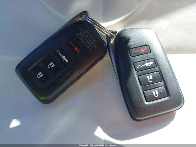 44671236 :رقم المزاد ، JTHBA1D24G5022215 vin ، 2016 Lexus Is 200t مزاد بيع