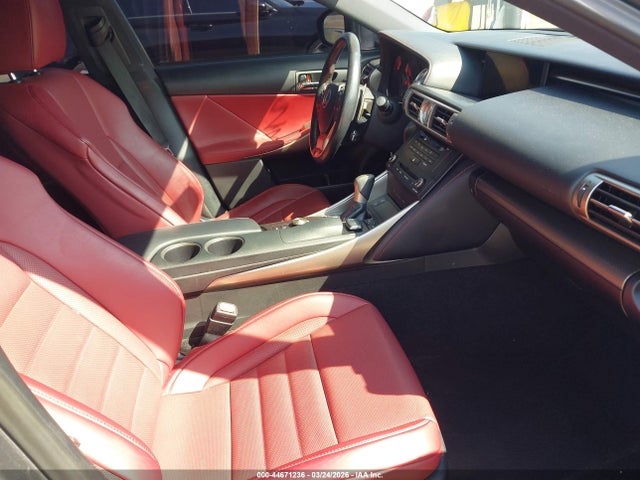44671236 :رقم المزاد ، JTHBA1D24G5022215 vin ، 2016 Lexus Is 200t مزاد بيع