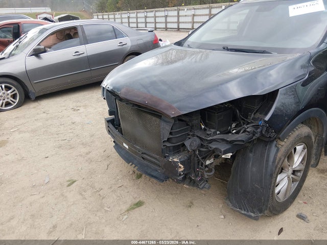 44671265 :رقم المزاد ، 5XYPGDA53GG143492 vin ، 2016 Kia Sorento 3.3l Lx مزاد بيع