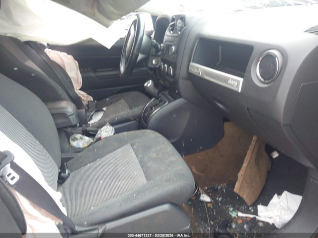 44671337 :رقم المزاد ، 1C4NJDBB6GD690414 vin ، 2016 Jeep Compass Sport مزاد بيع