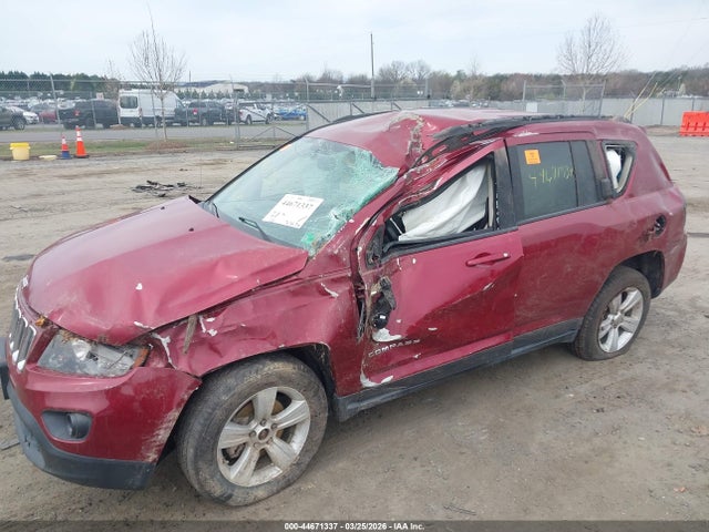 44671337 :رقم المزاد ، 1C4NJDBB6GD690414 vin ، 2016 Jeep Compass Sport مزاد بيع