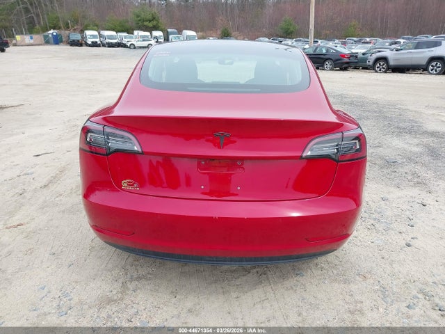 44671354 :رقم المزاد ، 5YJ3E1EB4JF087841 vin ، 2018 Tesla Model 3 Long Range/performance مزاد بيع