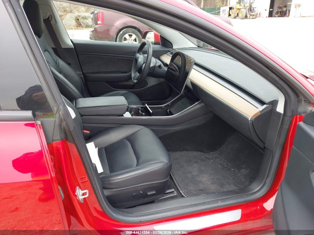 44671354 :رقم المزاد ، 5YJ3E1EB4JF087841 vin ، 2018 Tesla Model 3 Long Range/performance مزاد بيع
