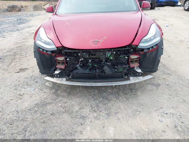 44671354 :رقم المزاد ، 5YJ3E1EB4JF087841 vin ، 2018 Tesla Model 3 Long Range/performance مزاد بيع