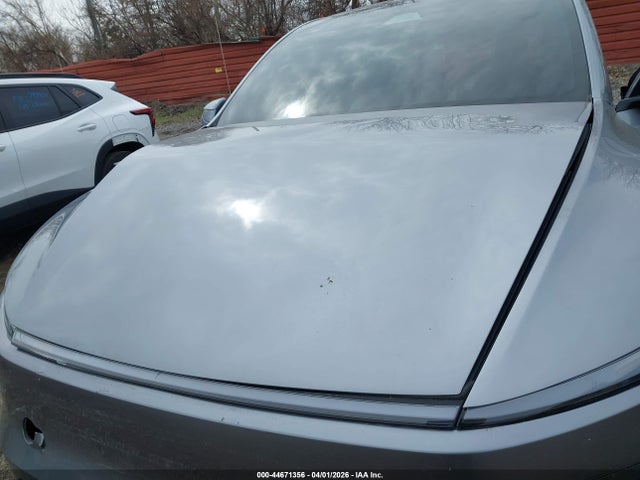 7SAYGDEE1TF441560 Tesla Model Y All-wheel Drive/long Range Launch Series/premium All-wheel Drive