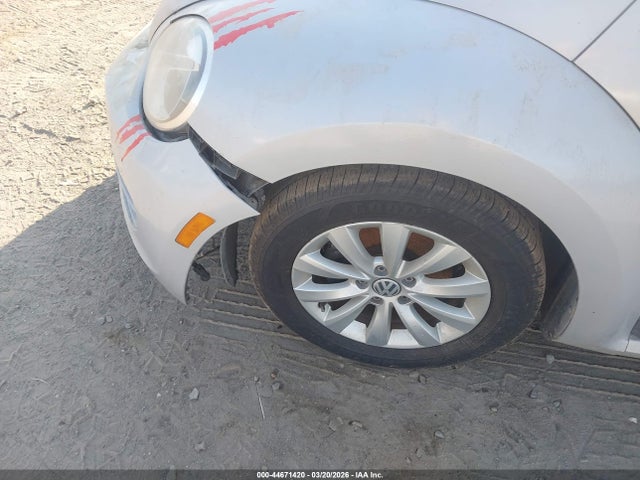 44671420 :رقم المزاد ، 3VWF17AT3EM634378 vin ، 2014 Volkswagen Beetle 1.8t Entry مزاد بيع