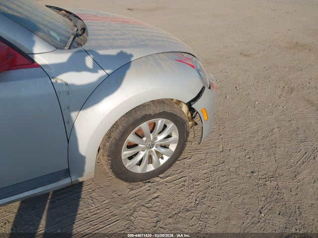 44671420 :رقم المزاد ، 3VWF17AT3EM634378 vin ، 2014 Volkswagen Beetle 1.8t Entry مزاد بيع