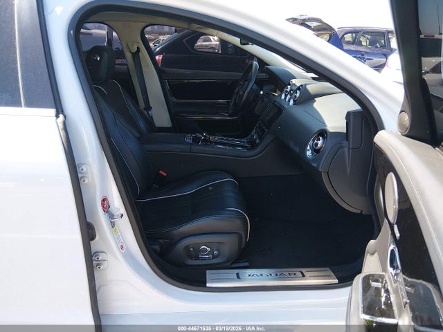 2016 JAGUAR XJ SAJWA1C78G8W03023 Photo 4