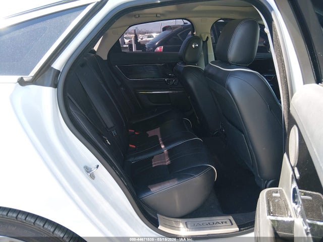 2016 JAGUAR XJ SAJWA1C78G8W03023 Photo 7