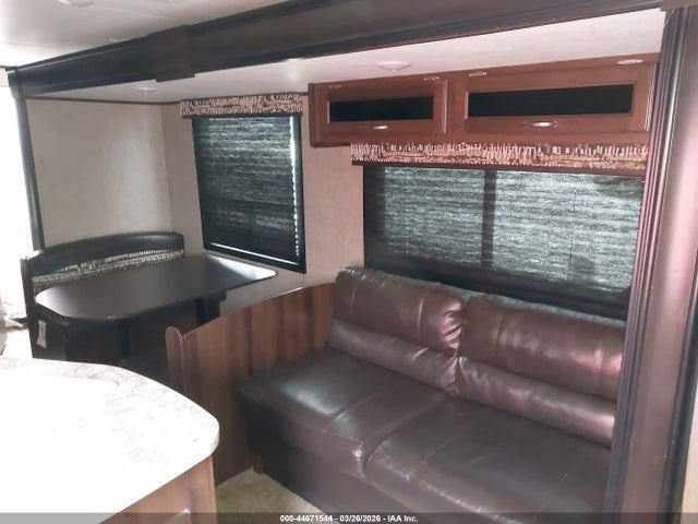 44671544 :رقم المزاد ، 1UJBJ0BPXJ17W0822 vin ، 2018 Jayco Jay Flight مزاد بيع