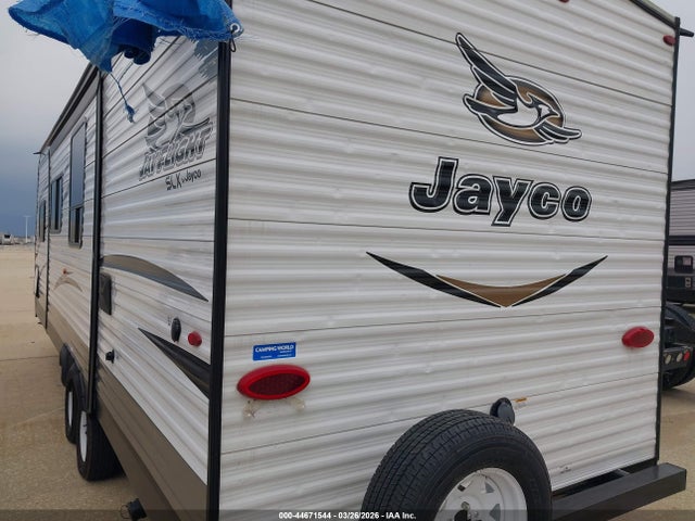 44671544 :رقم المزاد ، 1UJBJ0BPXJ17W0822 vin ، 2018 Jayco Jay Flight مزاد بيع