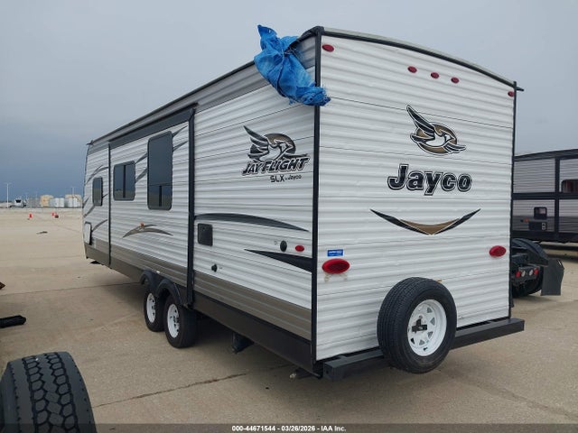 44671544 :رقم المزاد ، 1UJBJ0BPXJ17W0822 vin ، 2018 Jayco Jay Flight مزاد بيع