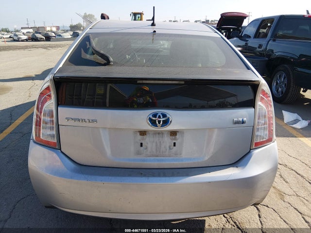 Toyota Prius Two 2014 JTDKN3DU5E1769264 Image 16