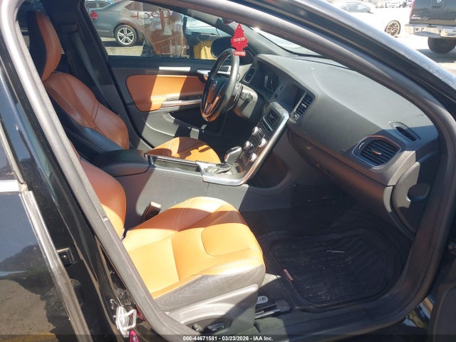 YV126MFK8G2413381 Volvo S60 T5 Drive-e Premier