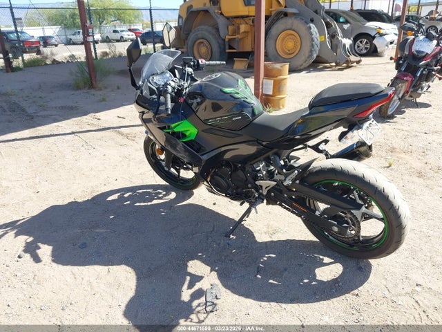 Kawasaki EX400 2023 JKAEXKH13PDAN4211 Image 3