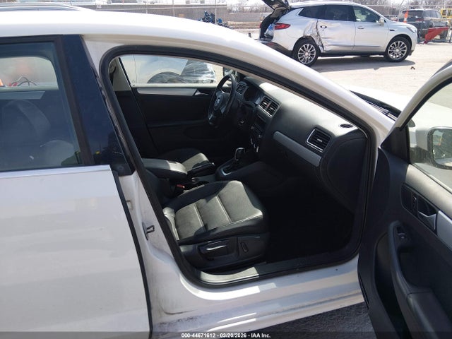 2013 Volkswagen Jetta 2.5l Se მანქანა იყიდება აუქციონზე, vin: 3VWDP7AJ9DM408672, აუქციონის ნომერი: 44671612